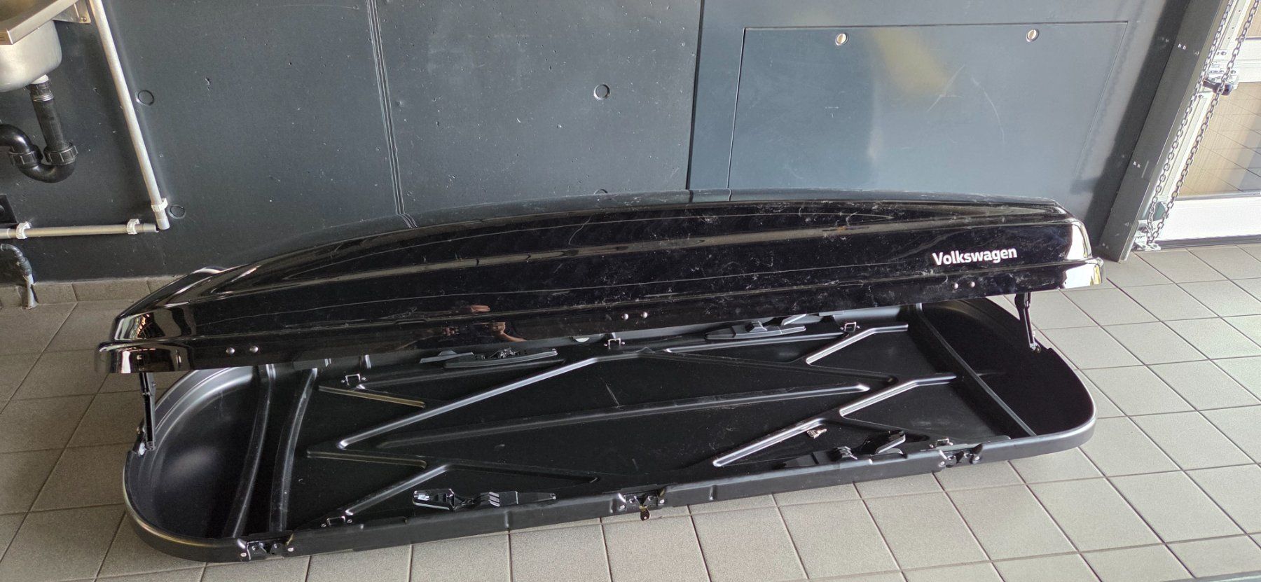 Box da tetto: Volkswagen Dachbox ca 2m mit Schnellspanner – Usato da Aesch BL venduto da central01