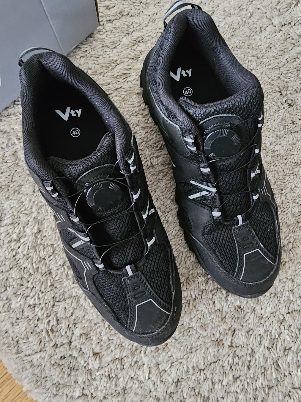 Scarpe da uomo: schuhe, Grösse 40, neuwertig, schwarz – Nuovo (secondo la descrizione) da Ebmatingen venduto da Blue123456 1