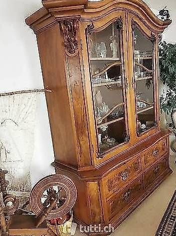Vetrine: Vitrine Deko Schrank- Barock, restauriert – Usato da Sarmenstorf venduto da T.Sunl8 2
