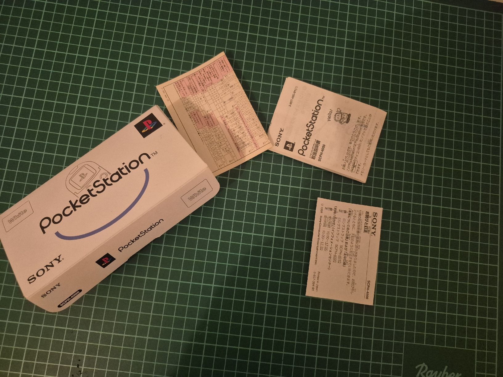 Sony Memory Units & Memory Cards: Sony PocketStation White - Rare! Memory card PS2 – Gebraucht aus Meyrin von Retro-GZ 2