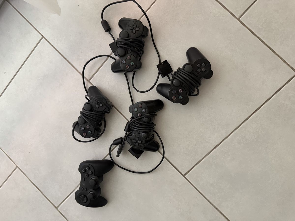 Logitech Konsolen: Umfangreiches PS2 System  – Gebraucht aus Unterentfelden von Us1502 5