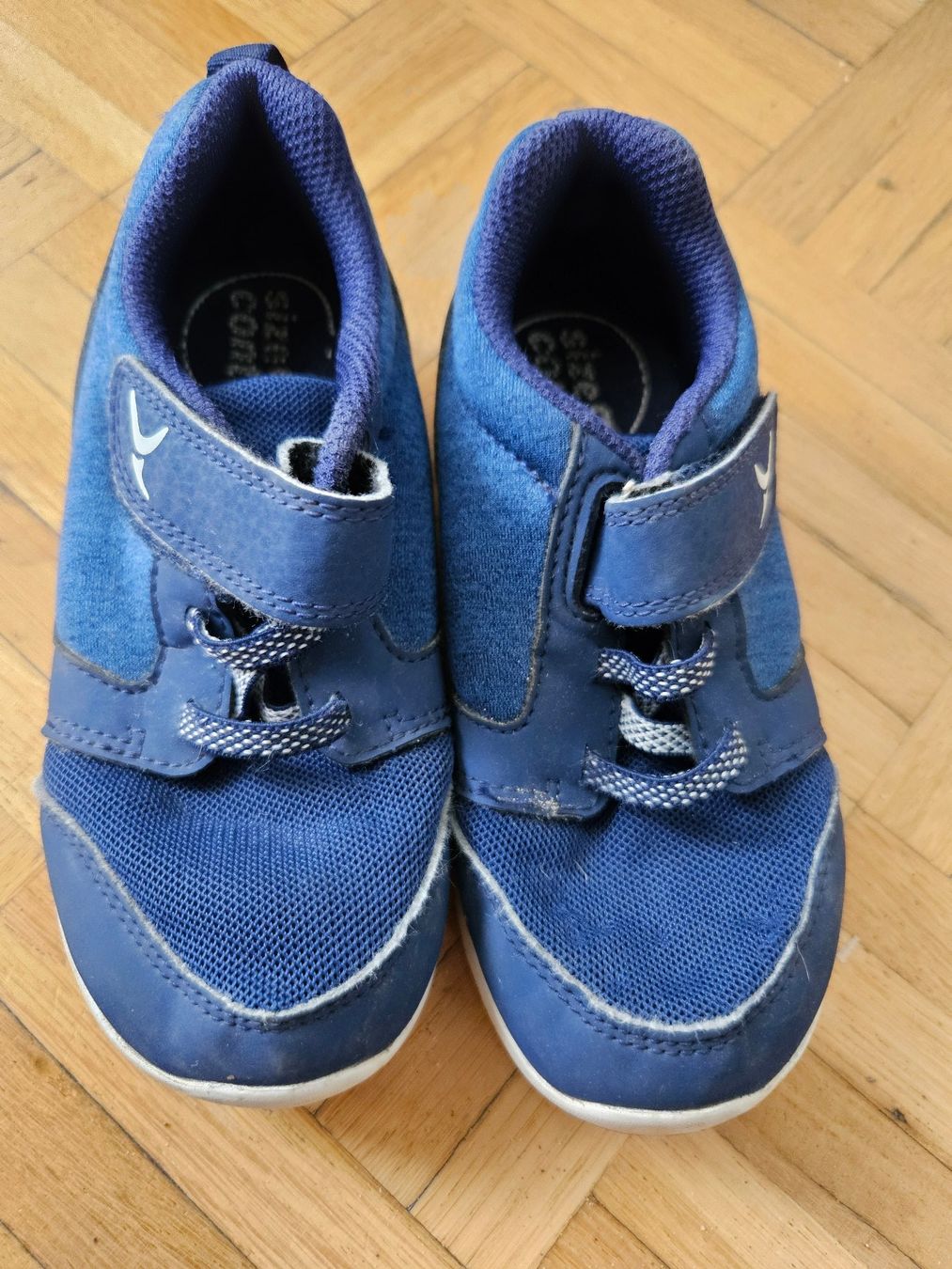 Decathlon Scarpe per ragazzi: leichte Turnschuhe / Sneaker Gr. 27 – Usato da Unterengstringen venduto da saraman