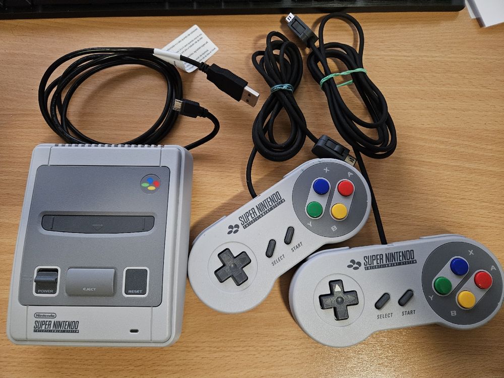 Super Nintendo mini (Neu (gemäss Beschreibung)) in Bex für CHF 62 – mit ...