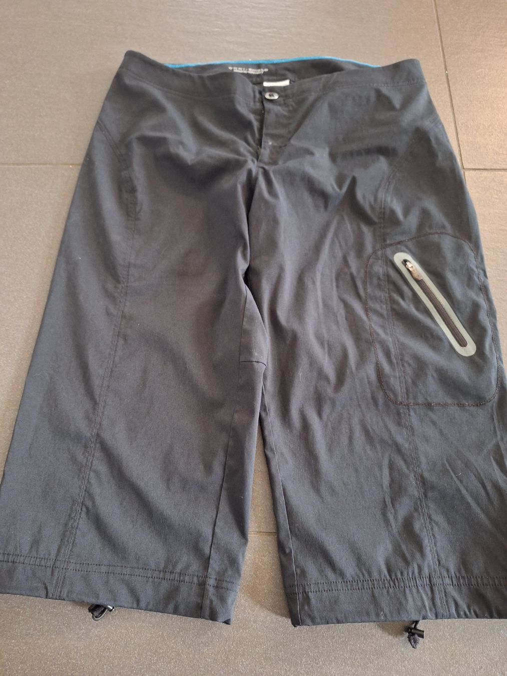 Columbia Pantaloni: Columbia Wanderhose, 3/4 Länge Grösse 42 – Usato da Brittnau venduto da Norge77