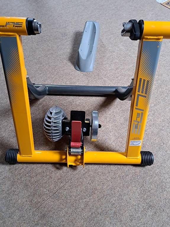 Vélos d'appartement: Elite Rollentrainer – D'occasion à Reinach BL par mar_6zwc 2