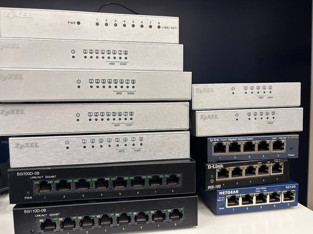 Hub & Switch: Diverse Netzwerk Switches ab 10.- – Usato da Löhningen venduto da Divemisli