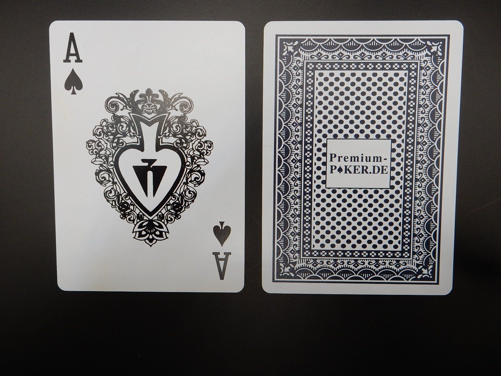 Spiele: Premium-Poker.de Spielkarten Set – Neu und originalverpackt aus Wilen bei Wil von Hausgeist 1