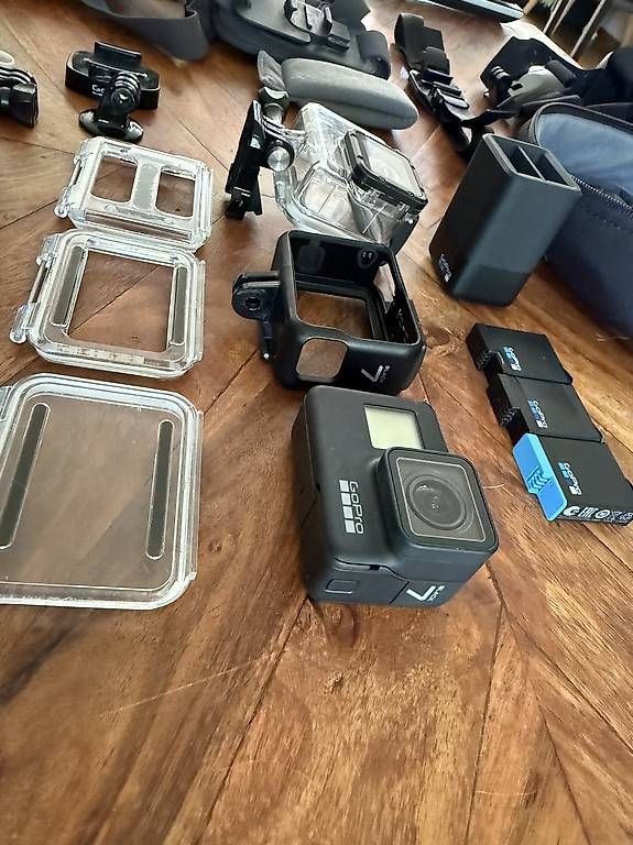 Gopro Action Cam: Go Pro Hero 7 + accessoires – Usato da Nyon venduto da nam_qd8v 3