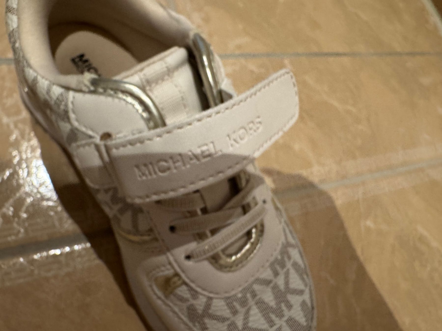 Scarpe per ragazze: Michael Kors NWT coole Sneakers, 31 – Nuovo (secondo la descrizione) da Klingnau venduto da Markus14 3