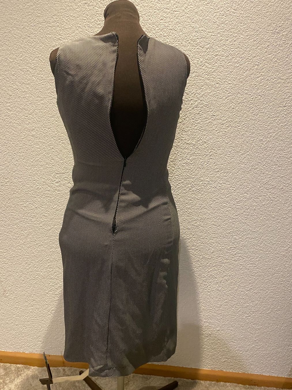 Vestiti: Etui Kleid 36 – Usato da Liestal venduto da aarroon 4