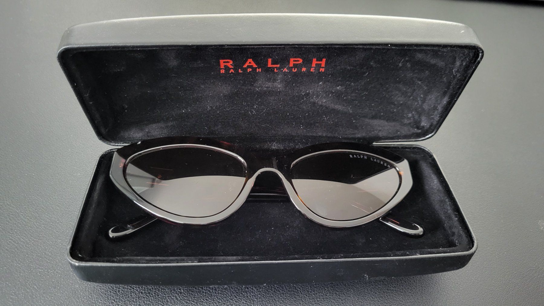 Ralph Lauren Occhiali & Lenti: Ralph Lauren Sonnenbrille – Nuovo (secondo la descrizione) da Grüsch venduto da LindaTokMuzz