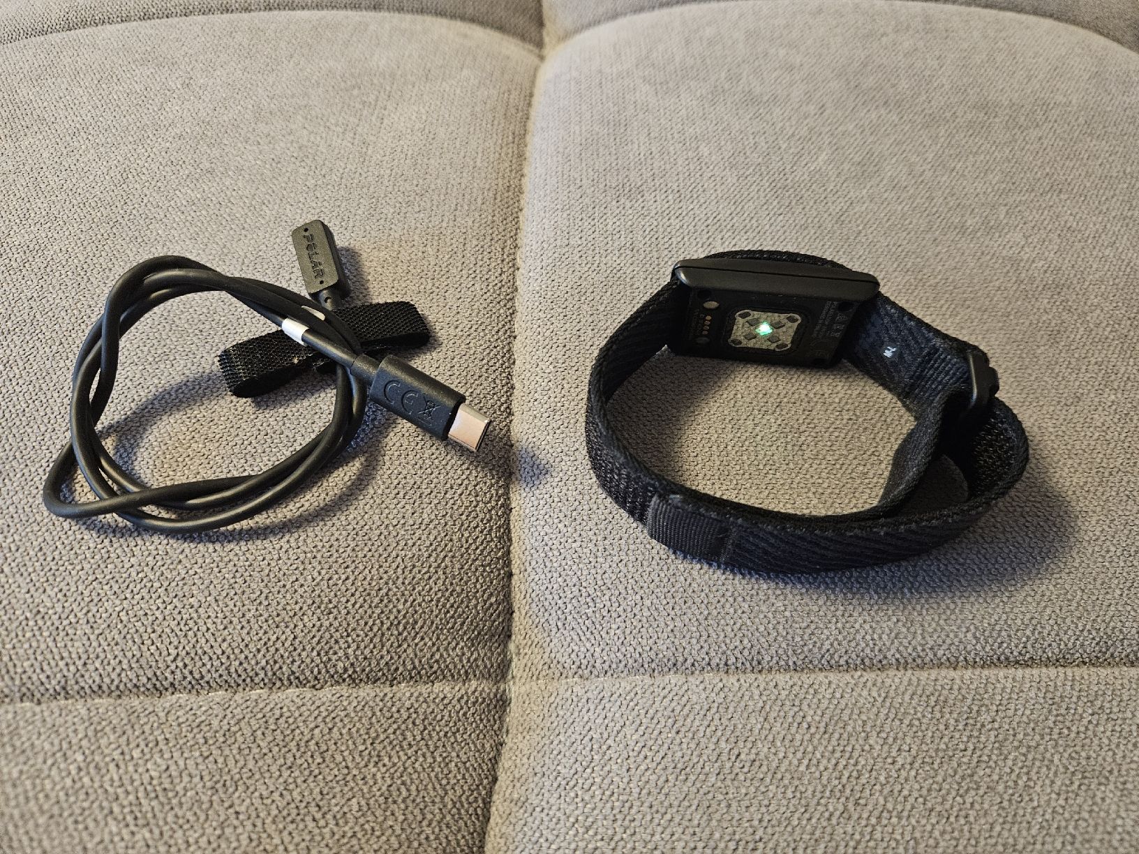 Polar Smartwatch: Polar Loop Gen 2 - sehr gute Zustand – Nuovo (secondo la descrizione) da Lömmenschwil venduto da Lewis52 1