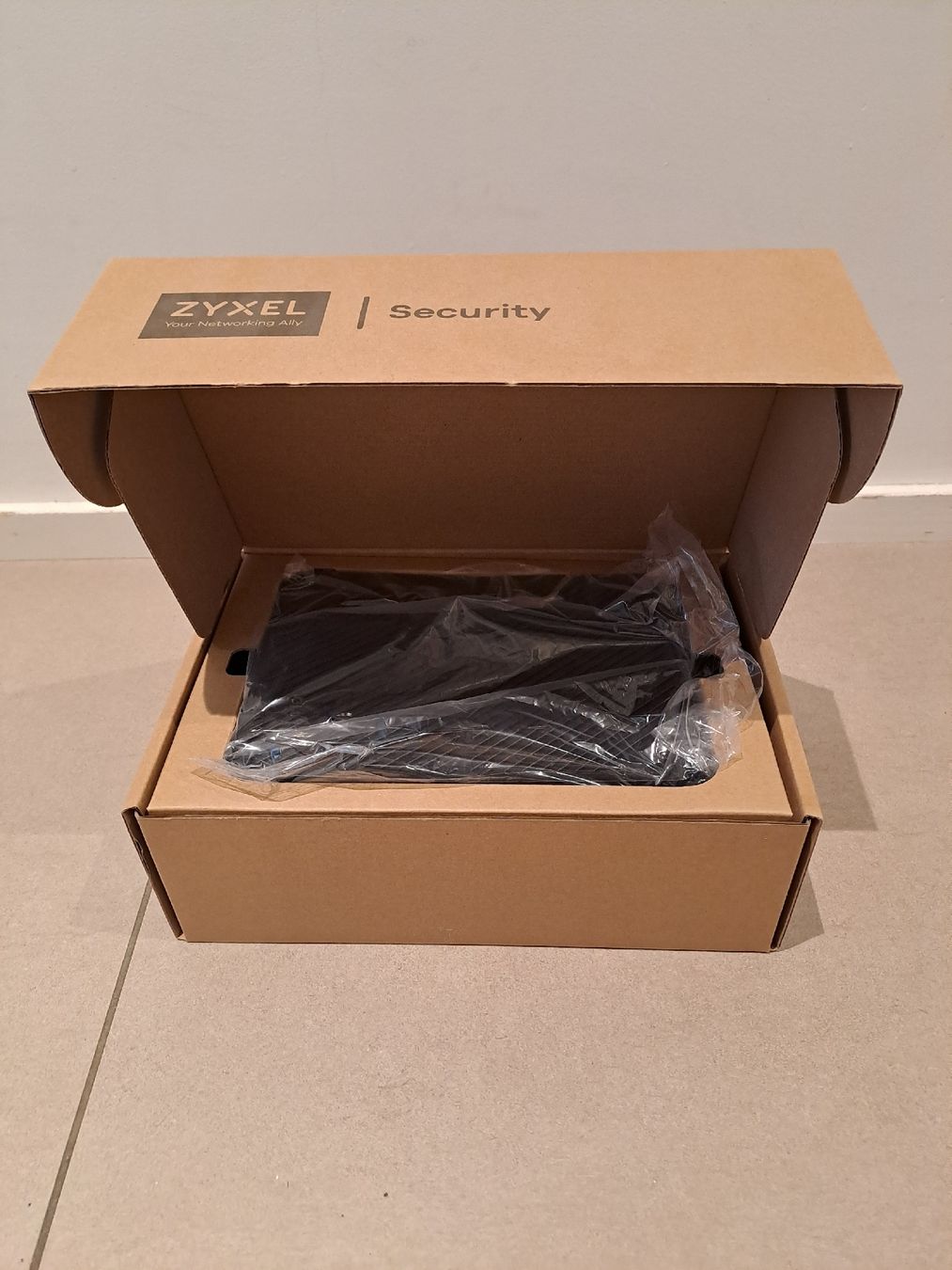Zyxel Modems & Routeurs: Zyxel VPN2S – Neuf avec emballage d'origine à Menzingen par gispat 5