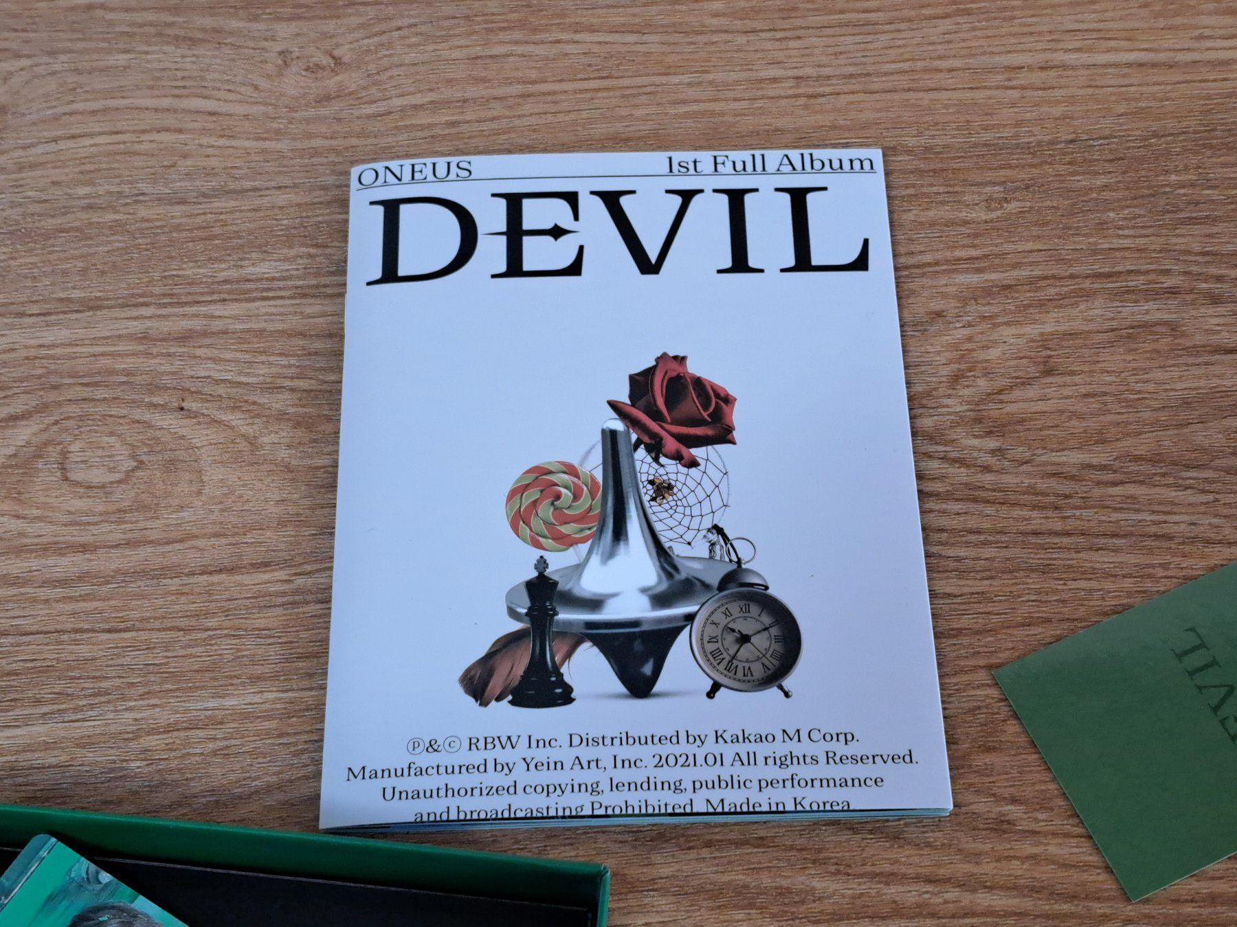 CD: CD   Devil-Green Version-Inkl.Photobook,  Korea – Nuovo (secondo la descrizione) da Unterseen venduto da Kanica 6