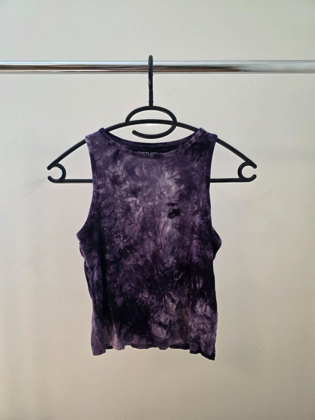 Tops: Violettes Top Disturbia – D'occasion à Rothenfluh par sel_j856