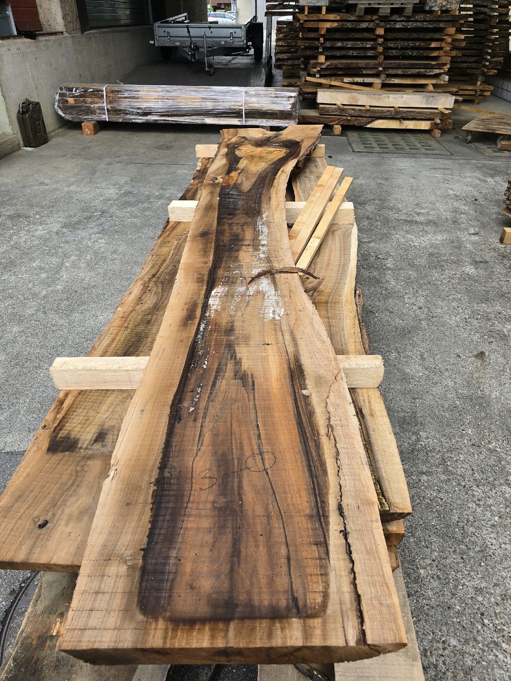 Articoli in legno: Nussbaumstamm – Nuovo (secondo la descrizione) da Ramsei venduto da Waelchris 5
