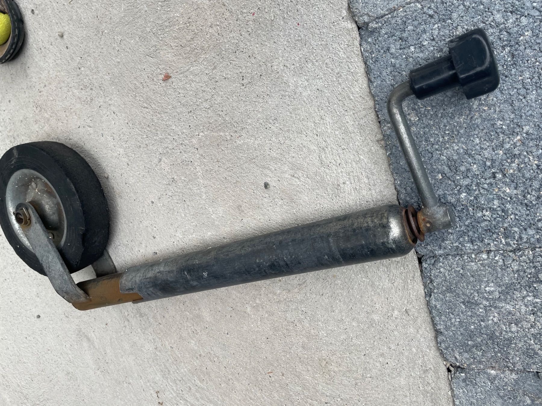 Pneus & Kompletträder: Stützrad zu Autoanhänger – Gebraucht aus Schötz von Herbie 3
