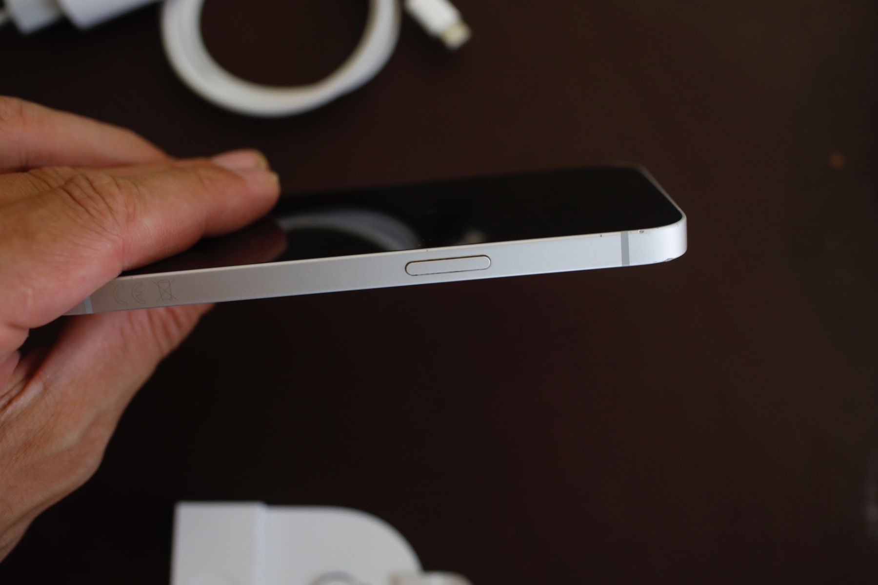 Apple Portables: Iphone 16e in gutem Zustand 97% batterie – D'occasion à Zürich par Dodo270 1