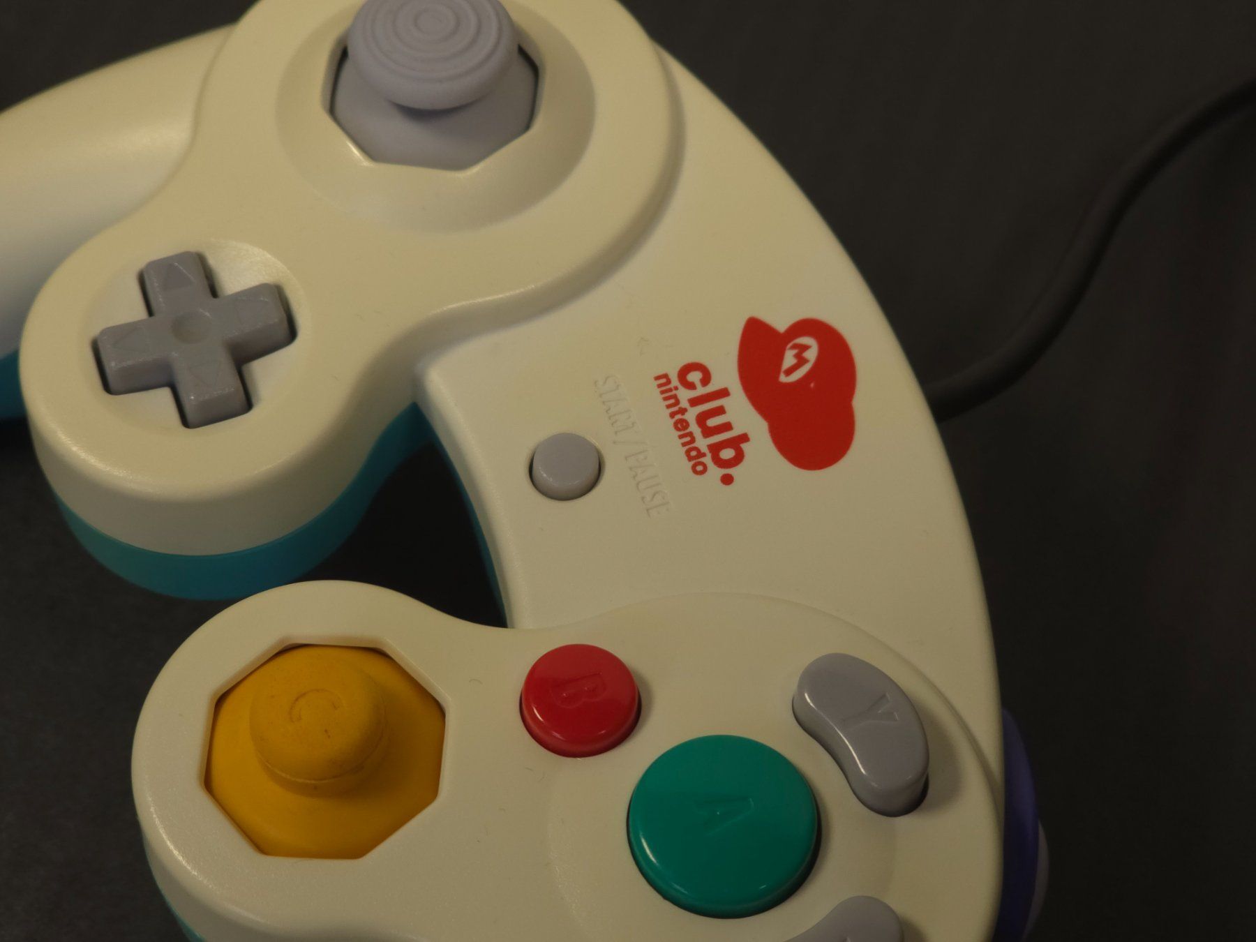 Nintendo Controller: Club Nintendo Gamecube Controller + Lila Gamecube Controller – Gebraucht aus Wil SG von  4