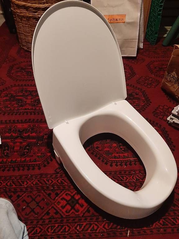 WC: Toilettenerhöhung – Gebraucht aus Fraubrunnen von puzol