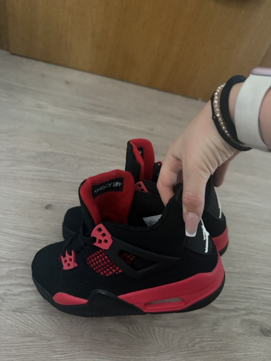 Jordan Herrenschuhe: Jordan 4 Sneaker Schwarz Rot Grösse 36 – Neu (gemäss Beschreibung) aus Boswil von virgi06