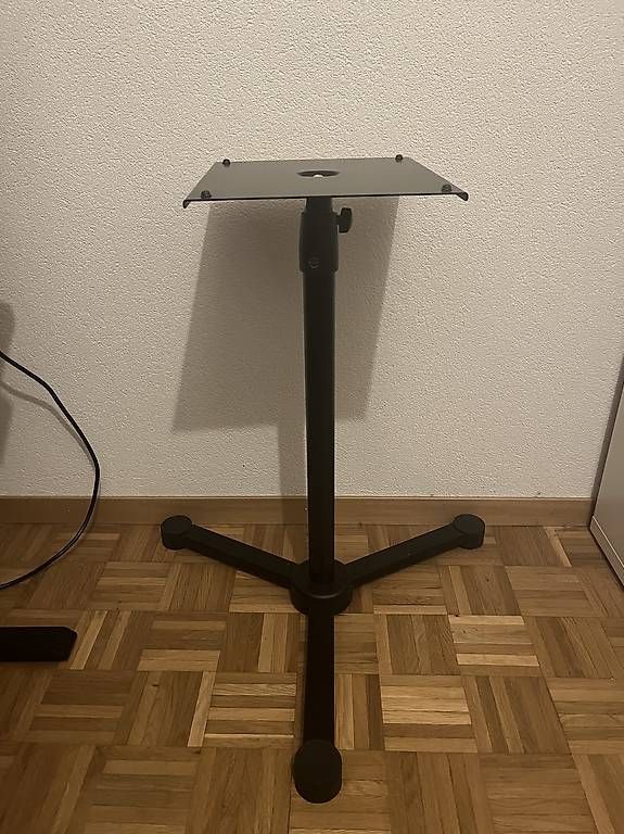 Supporti a parete: Support Enceinte ou TV K&M – Usato da Lausanne venduto da est_6h7w 2