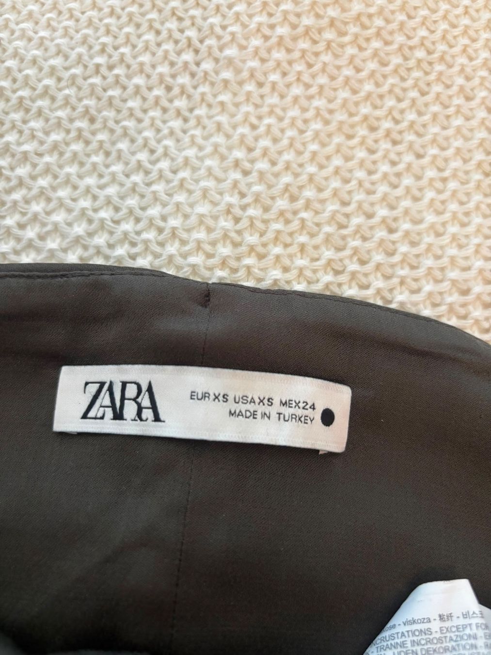 Zara Top: Party Top. Woman. – Usato da Eglisau venduto da Marc_J. 3