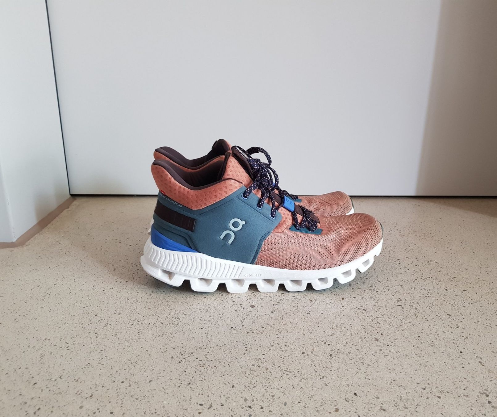 On Damenschuhe: On Cloudtec Laufschuh Grösse 42 – Gebraucht aus Basel von fafa68
