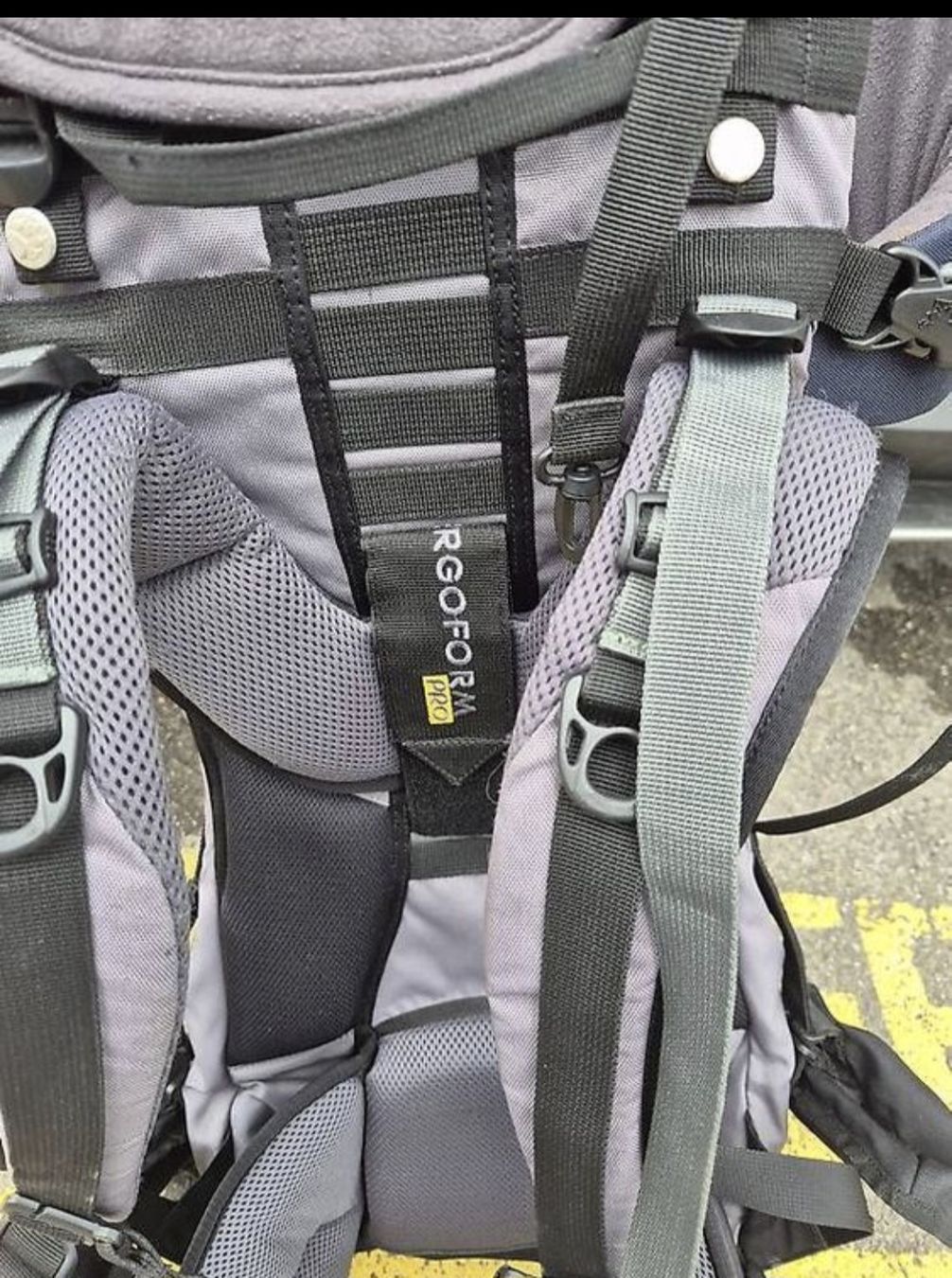 Jack Wolfskin Sacs & sacs à dos: Kindertrage Jack Wolfskin Wanderrucksack gebraucht – D'occasion à Ebmatingen par Yvory.84 2