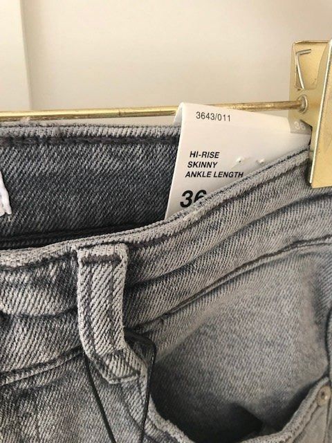 Zara Jeans: Zara Jeans – Nuovo e nell'imballaggio originale da Zürich venduto da jujusi 2
