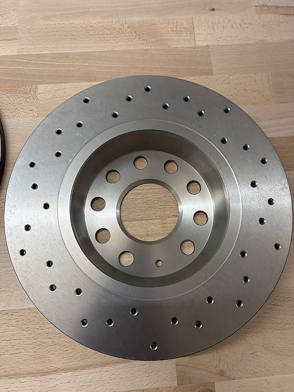 Tutti pezzi di ricambio auto: Dischi forati Brembo  – Usato da Prosito venduto da Nic_111 2