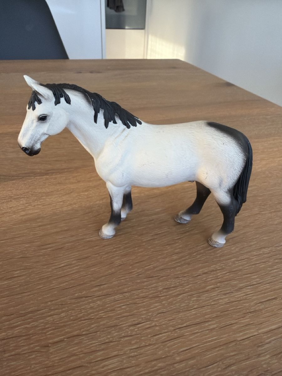 Schleich Giocattoli: Schleich Pferd weiß schwarz  – Usato da Uznach venduto da Player6