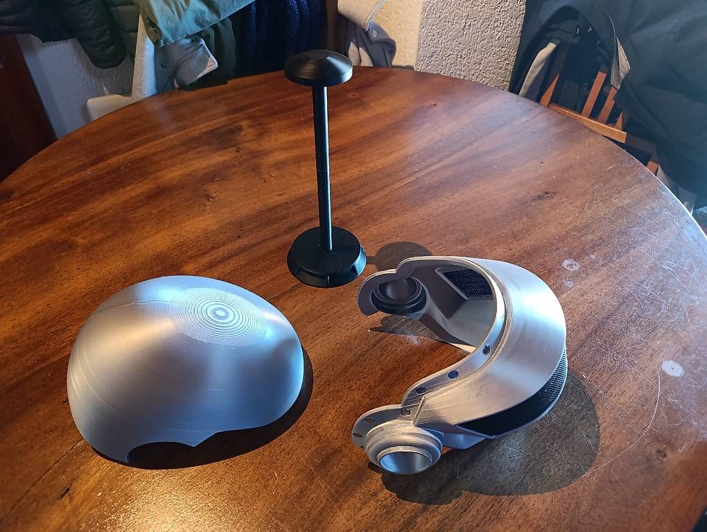 Uniformi & Effetti personali: Casque Daft Punk  – Usato da yvonand venduto da JeremyC25 1