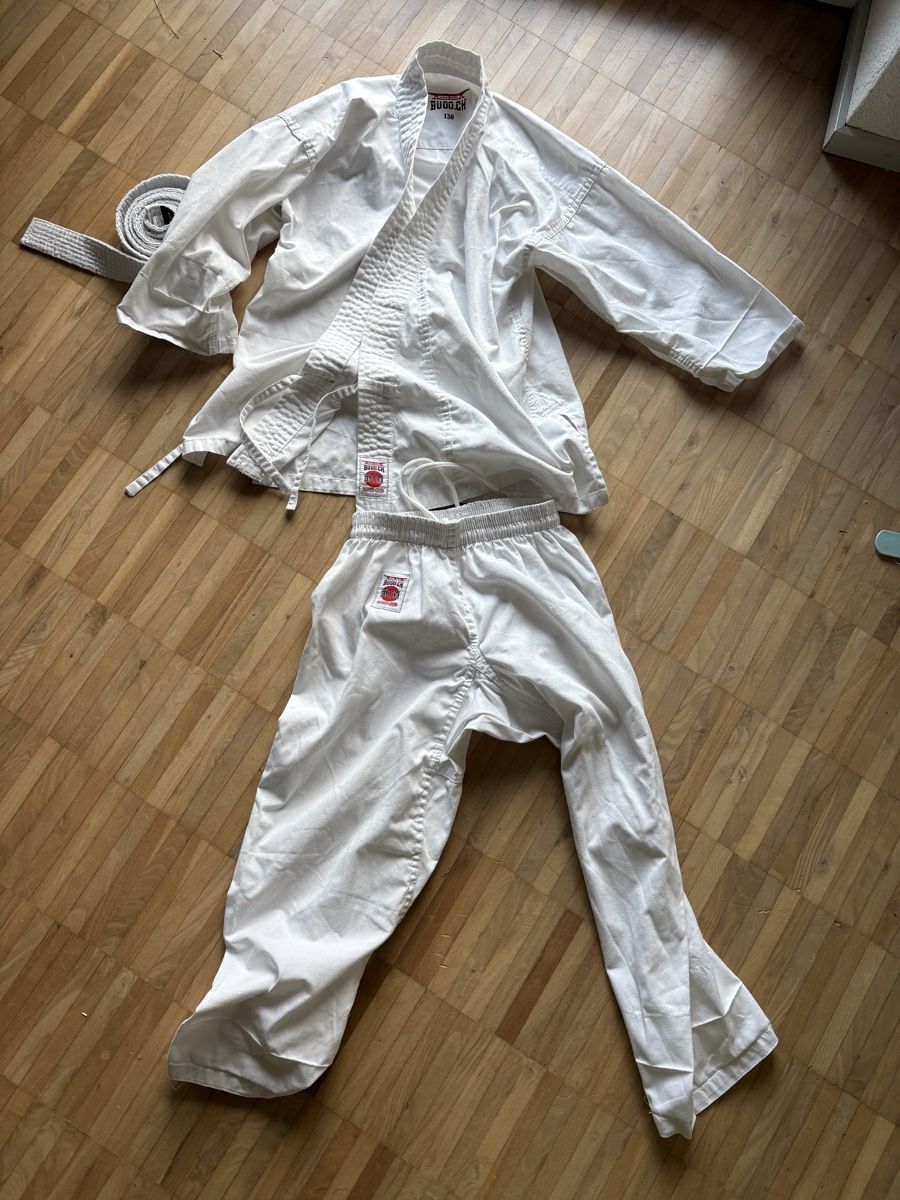 Kimono: Kimono Karate 130 – Usato da Zürich venduto da chemostat