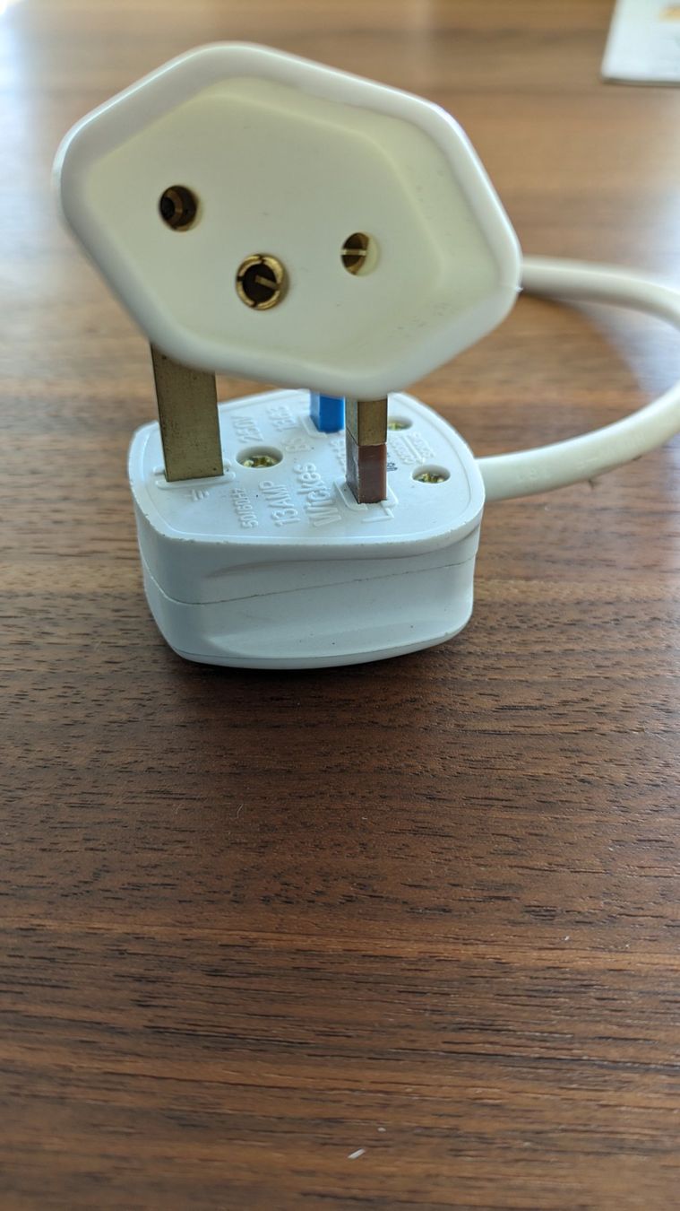 Kabel: Stromkabel England – Gebraucht aus Dietikon von alinghi44 1