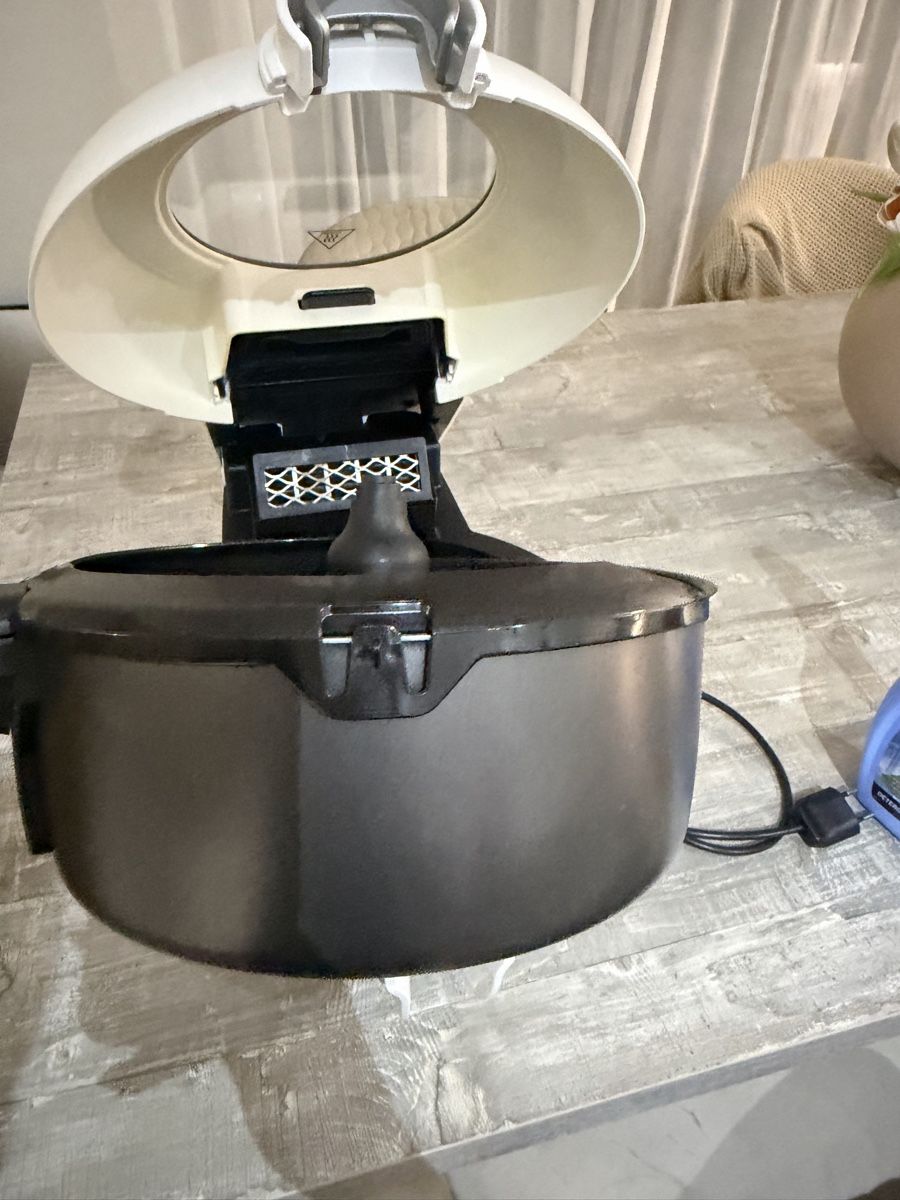 Tefal Elettrodomestici da cucina: Tefal ActiFry Genius XL Heissluftfritteuse – Usato da Hägglingen venduto da Raff_Ella 4