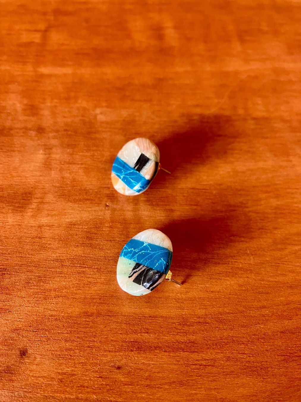 Orecchini pendenti & Orecchini a lobo: Handgemachte Ohrstecker aus Polymer Clay – Usato da Zürich venduto da mou_j96c 1