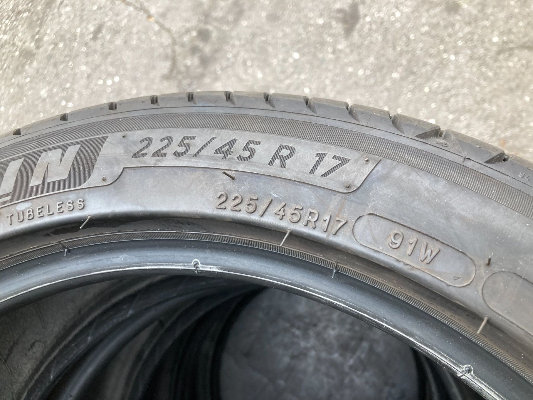 Michelin Pneumatici & Ruote complete: 225/45R17 Michelin Sommerpneu – Usato da Cham venduto da Cham6332 5