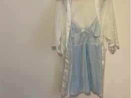 Elegante vestaglia con pizzo