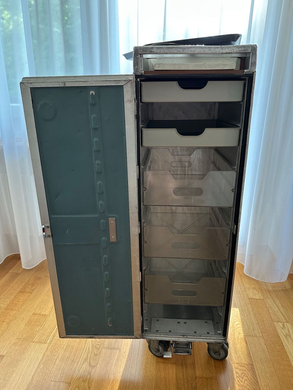 Sonstiges zu Aviatik: Flugzeugtrolley mit Schubladen – Gebraucht aus Zürich von Chrugeli73 1