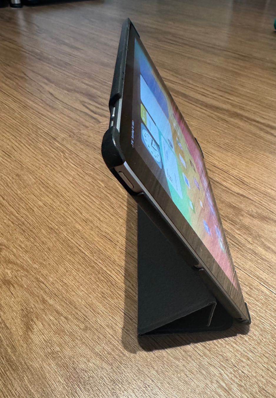 Apple Tablet PC: Apple iPad 6. Generation, 32 GB, Grau inkl.Hülle – Usato da Steinmaur venduto da axelf01 3