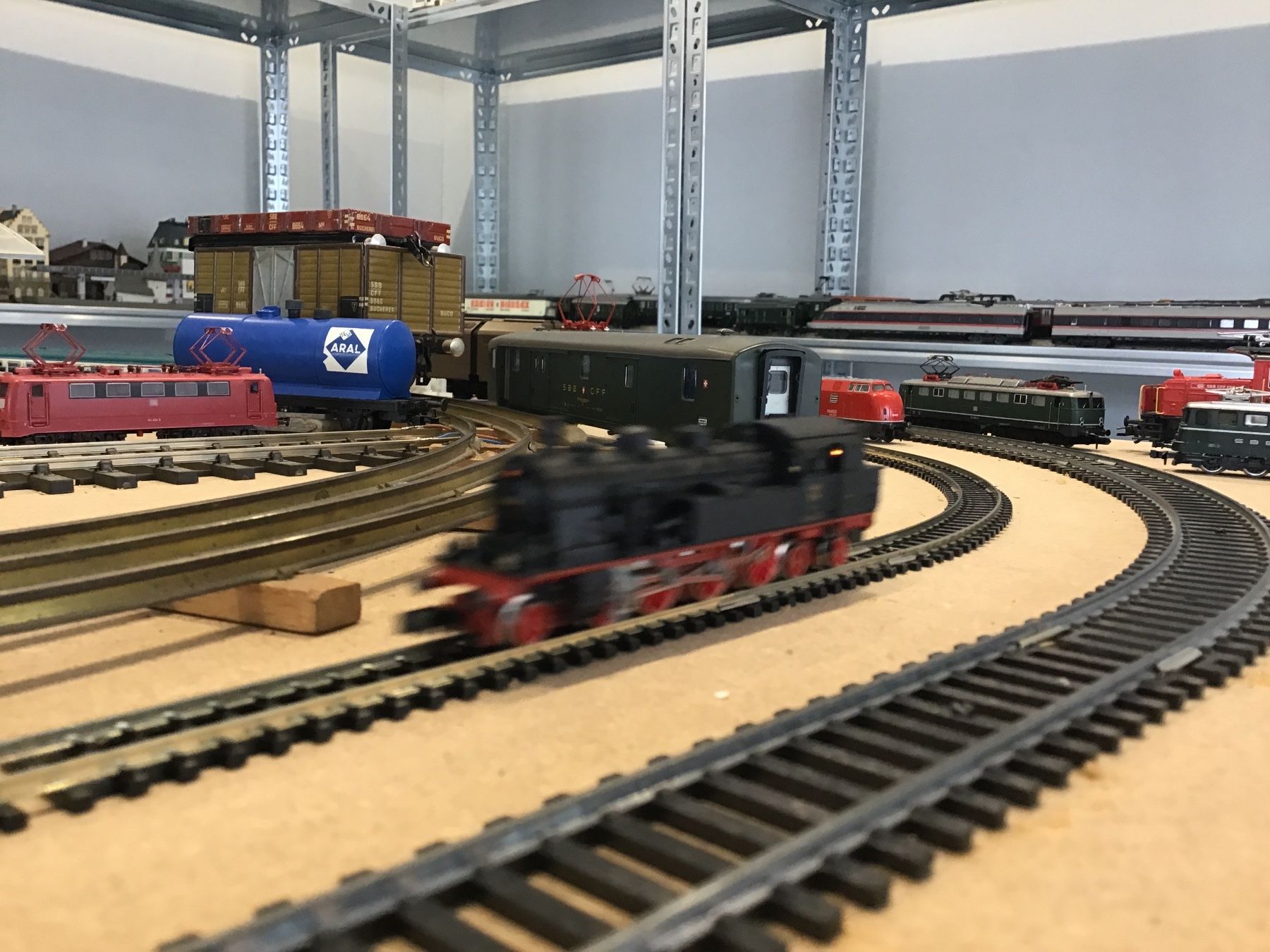 Arnold Modellini di ferrovie: ARNOLD SPUR N Dampflok BR 78 – Usato da Männedorf venduto da Modell-Spezialisten 1