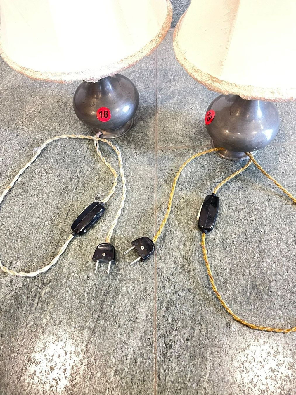 Lampen: 2 Antike Nachttischlampen Zinn Vintage – Gebraucht aus Olten von ELHANDEL 7