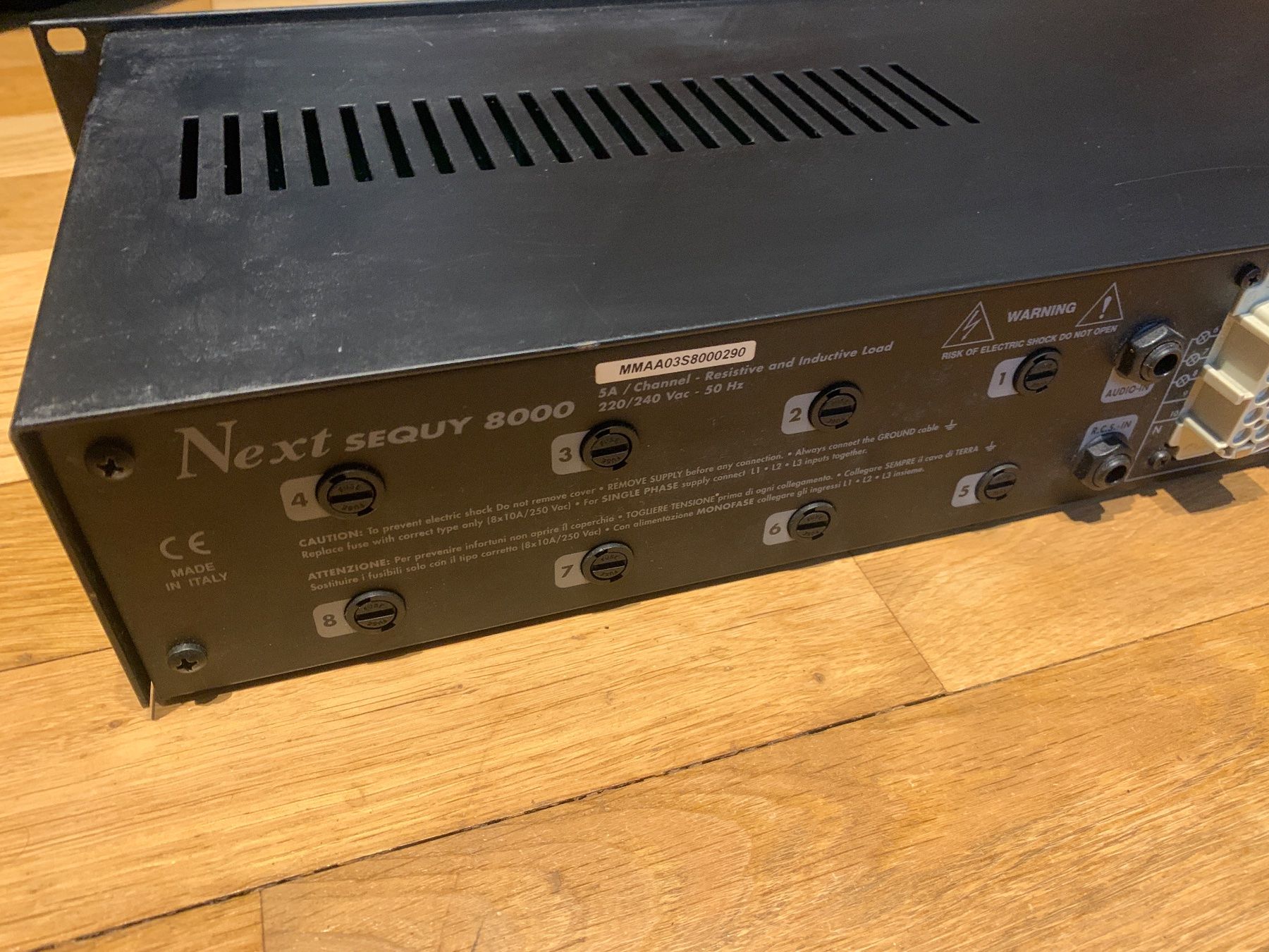 Mischpulte: Dimmer 8 Kanal - Next SEQUY8000 – Gebraucht aus Stettfurt von 2442 7