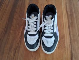 Puma Turnschuhe weiss lila schwarz Grösse 37 guter Zustand