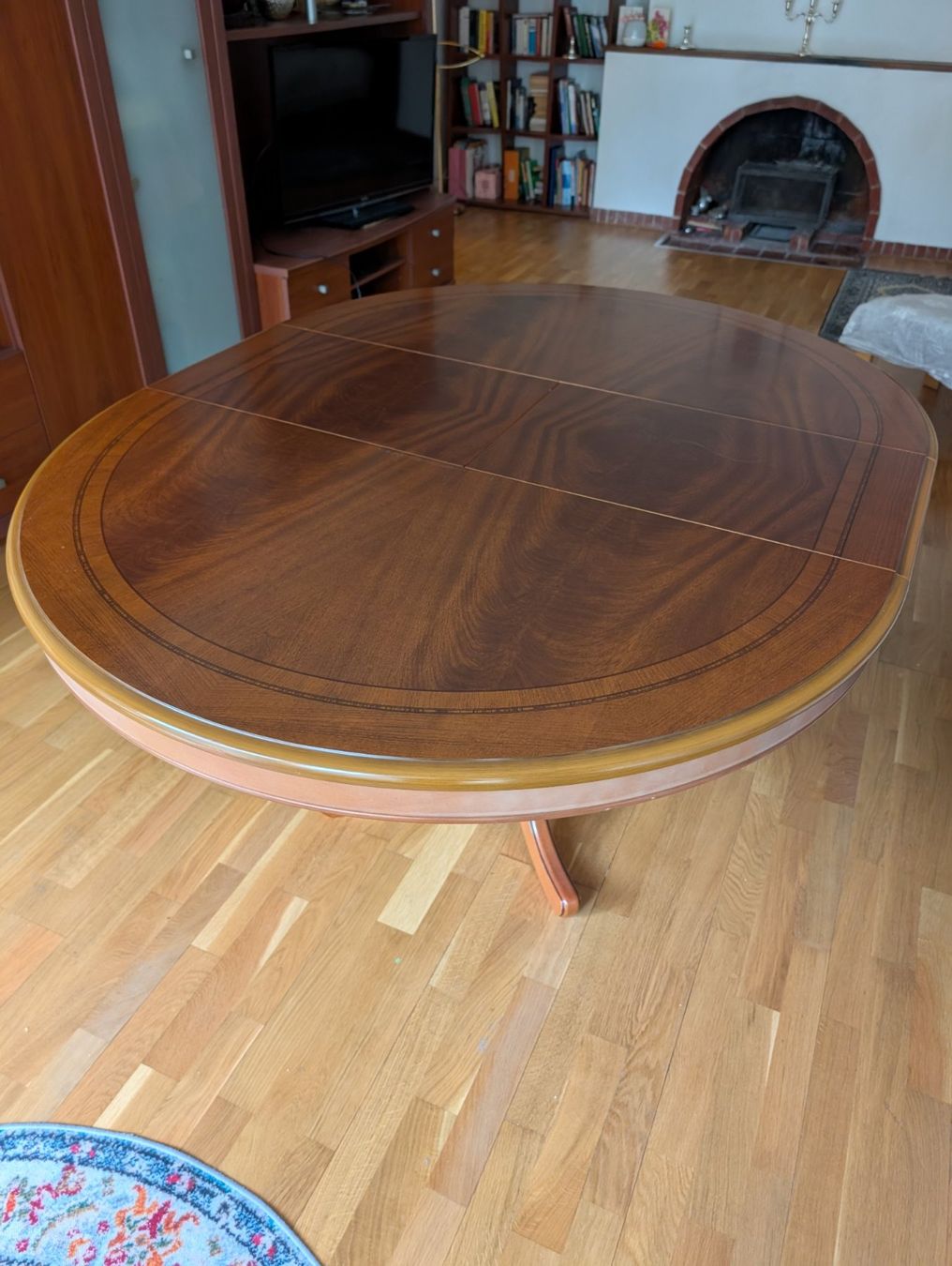 Tavoli: Table en bois massif merisier, doré de style Louis Phillippe – Usato da Genève venduto da Maria11 1