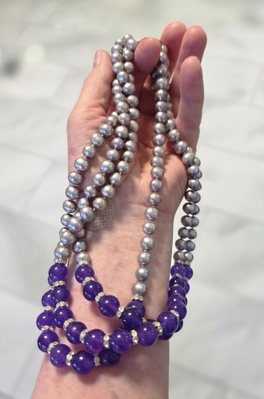 Colliers: Perlenkette mit violetten Edelsteinen – Neuf (Voir description) à Zürich par ben_mn5h 7