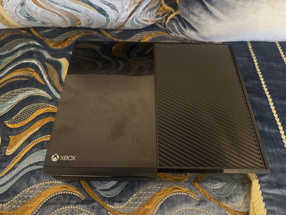 Microsoft Console: Xbox One – Usato da Monthey venduto da red_7qjj 2