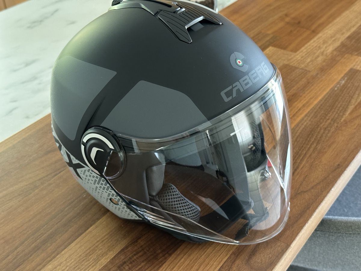 Casques & visières: Caberg Riviera V4X Alpha Jethelm – Neuf (Voir description) à Gipf-Oberfrick par Best68