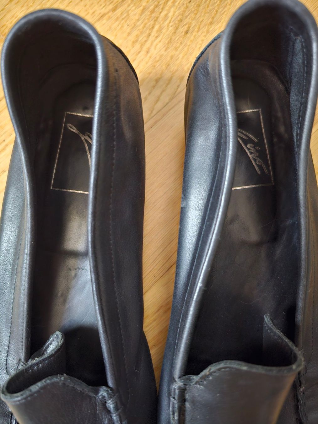 Scarpe da donna: Schwarze Echtleder Slipper - Elegante Schuhe! – Usato da Liestal venduto da Nerina5 5